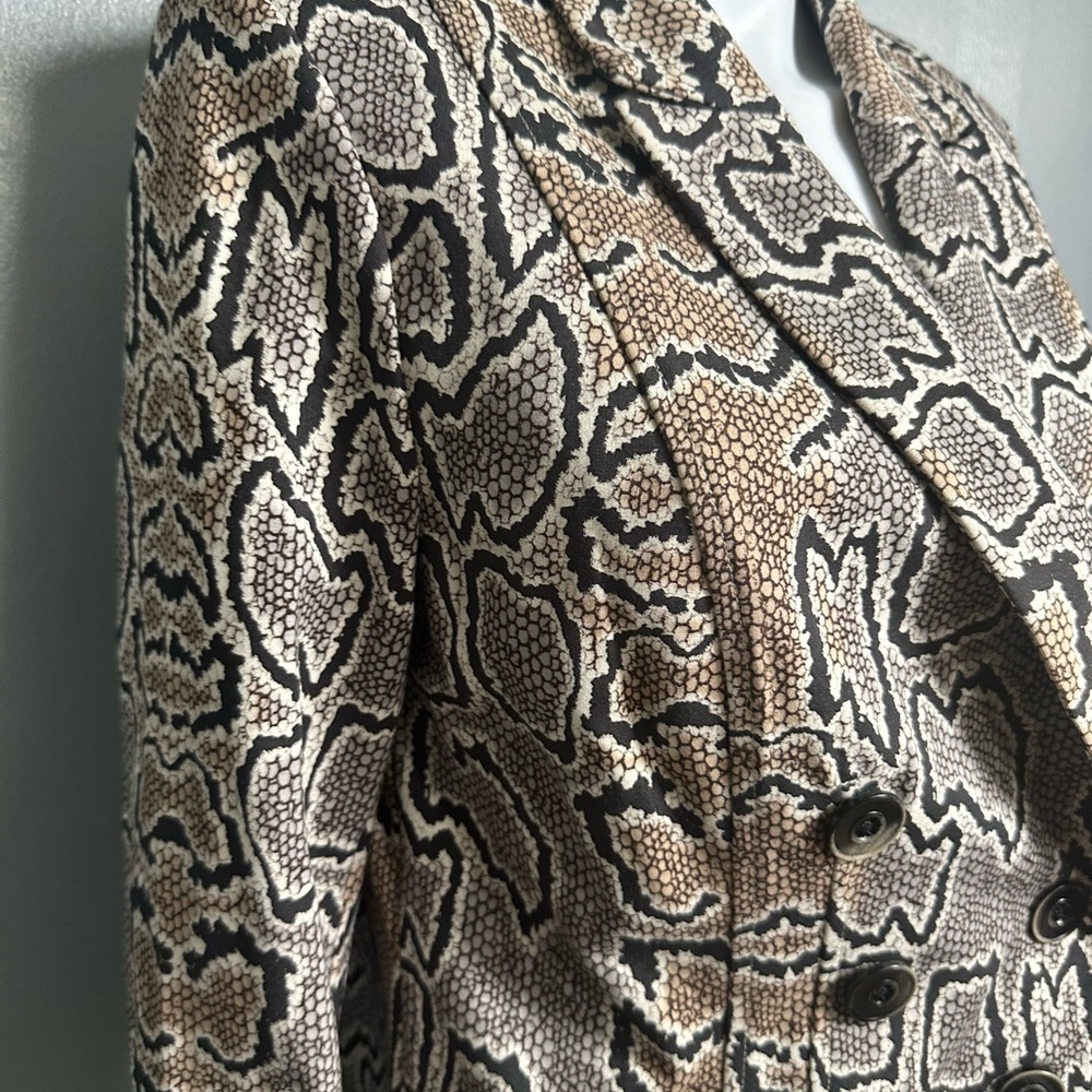 CAbi Snake Print Blazer - Black and Brown 10 Buttoned - Picture 7 of 9